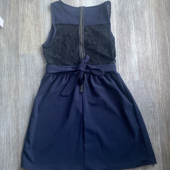 Max and Riley mixed material dress - Picture 5 of 6